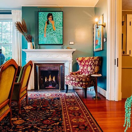 The Applewood Manor Bed & Breakfast Asheville Exterior photo