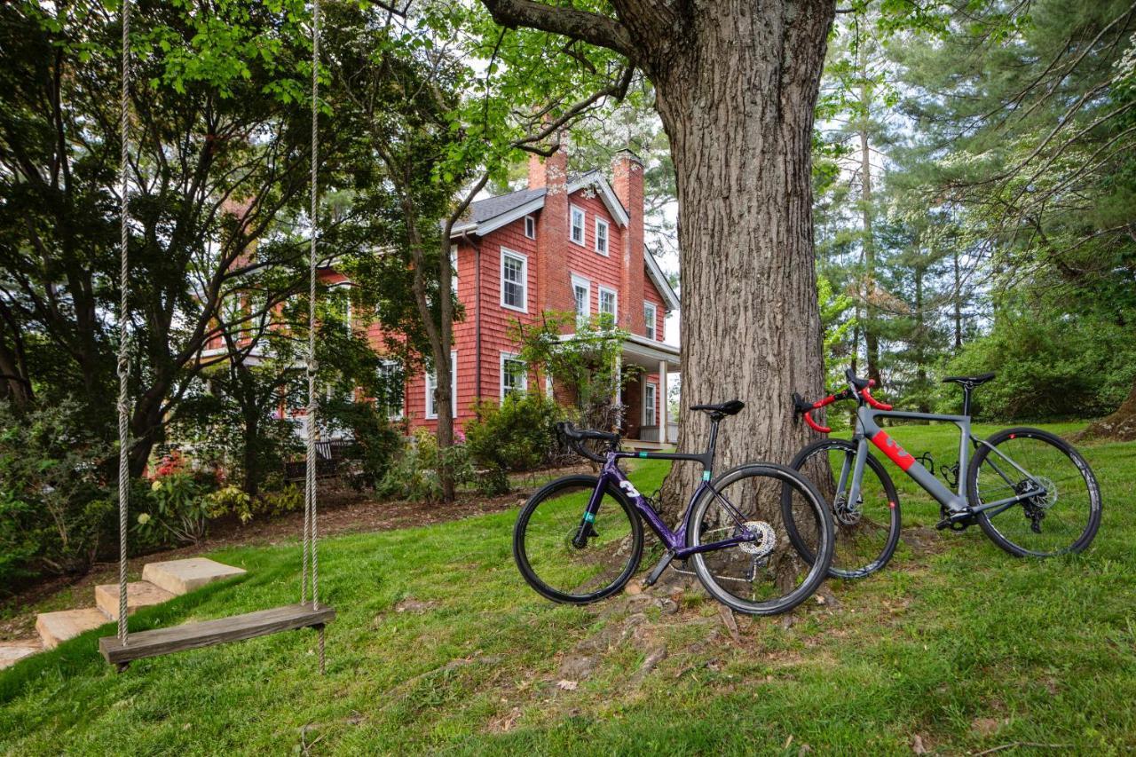 The Applewood Manor Bed & Breakfast Asheville Exterior photo