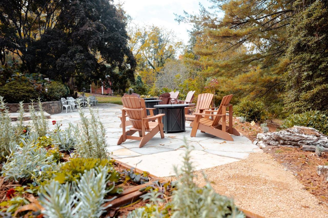 The Applewood Manor Bed & Breakfast Asheville Exterior photo