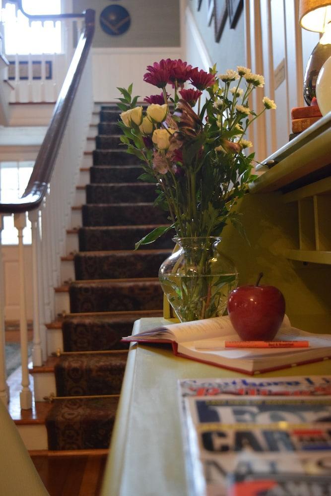 The Applewood Manor Bed & Breakfast Asheville Exterior photo